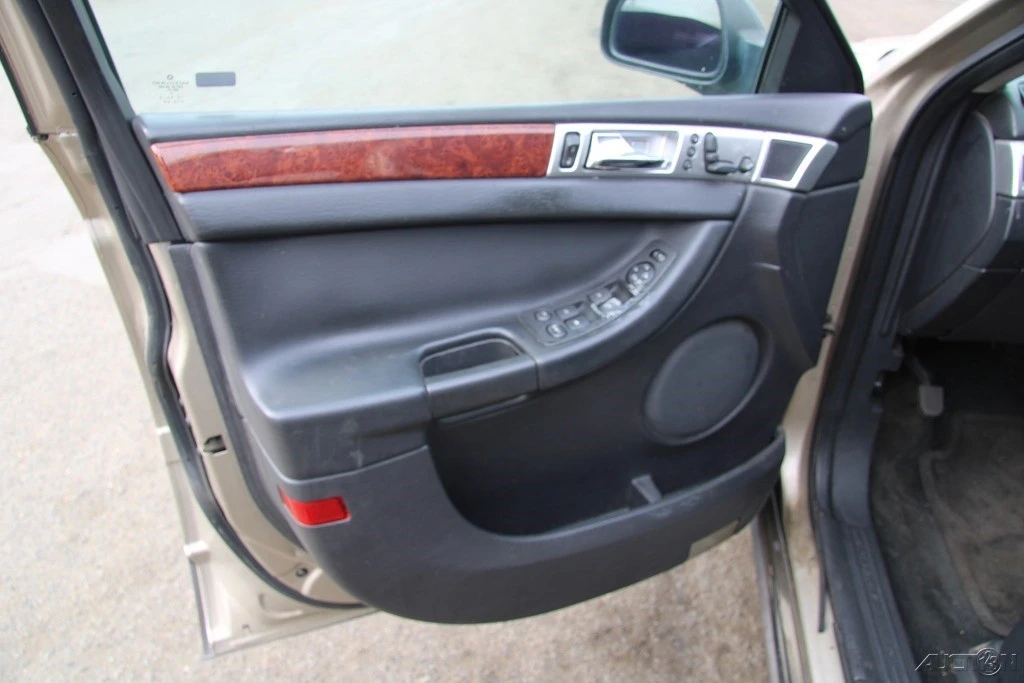 2004 Chrysler - Image 10 of 21