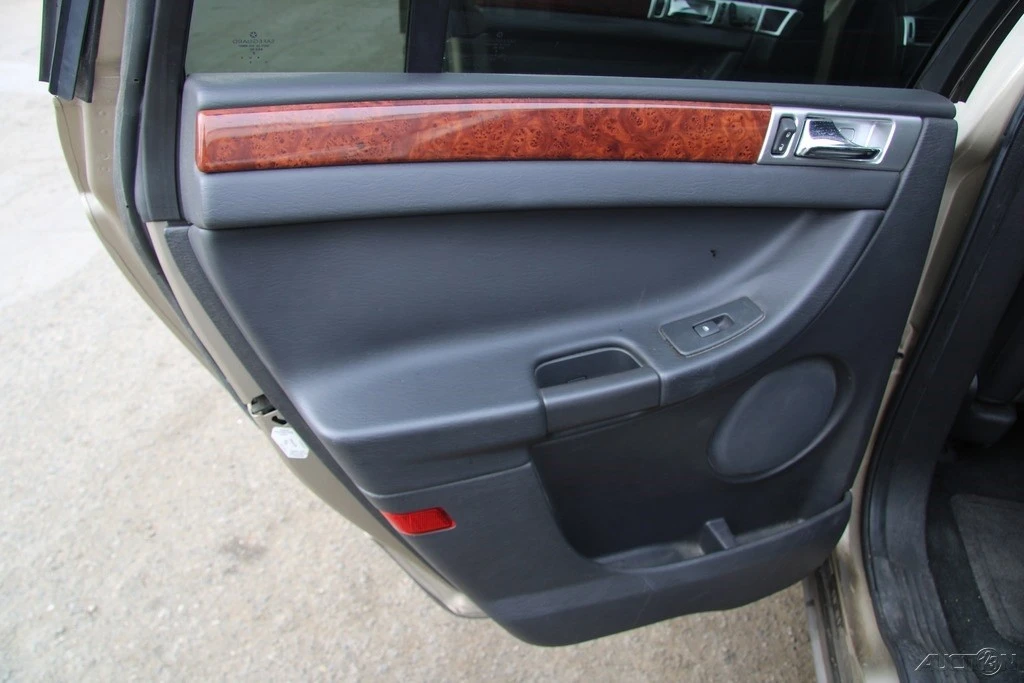 2004 Chrysler - Image 18 of 21
