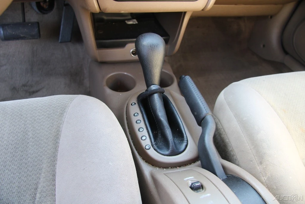 2004 Chrysler Sebring - Image 18 of 21