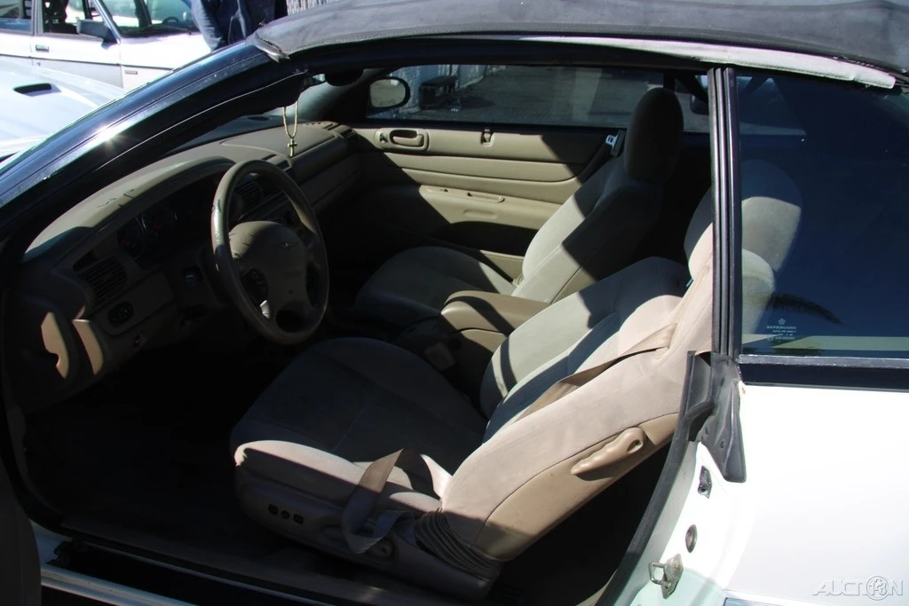 2004 Chrysler Sebring - Image 13 of 21