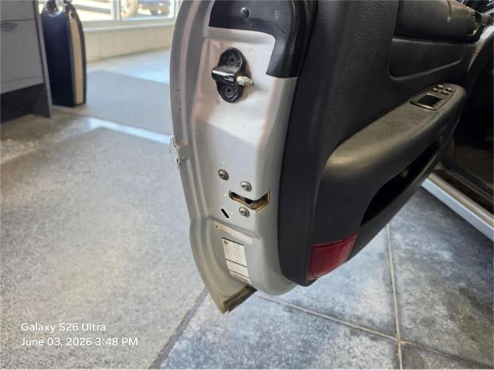 2004 Chrysler Sebring - Image 9 of 13