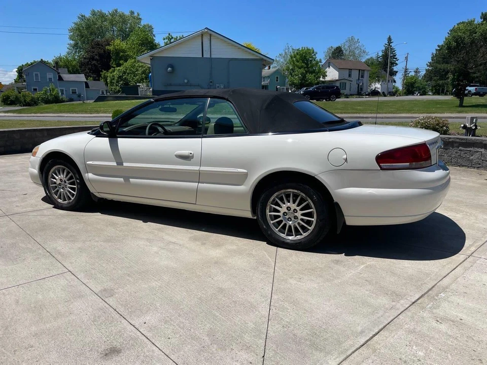 2004 Chrysler Sebring - Image 9 of 31
