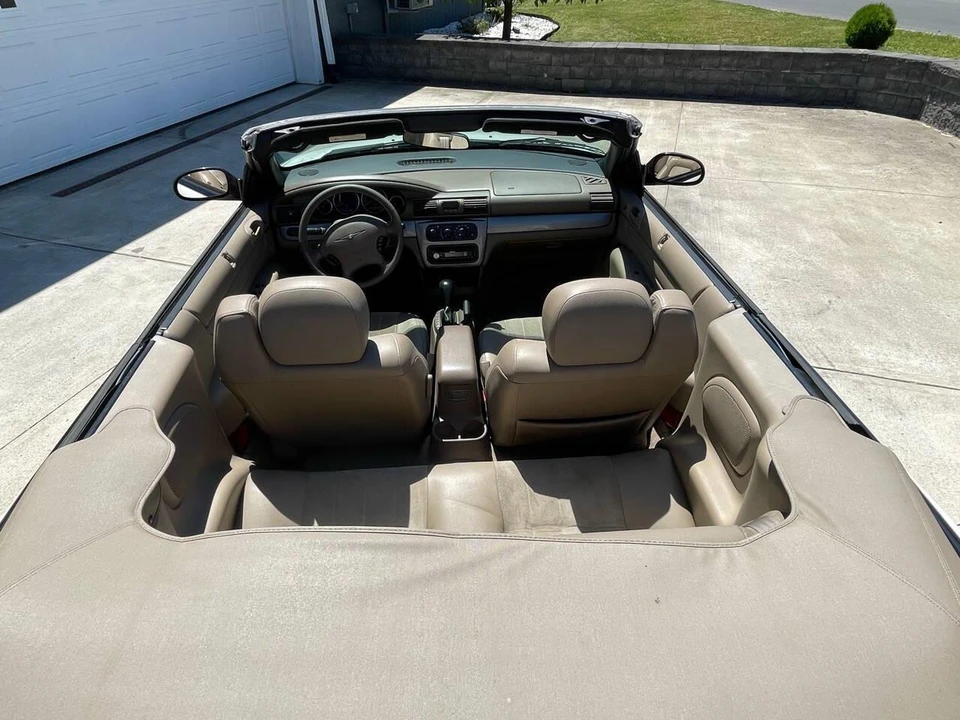 2004 Chrysler Sebring - Image 27 of 31