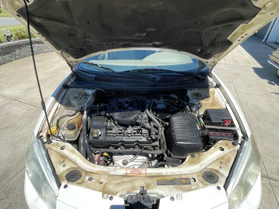2004 Chrysler Sebring - Image 15 of 31