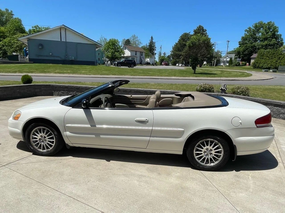 2004 Chrysler Sebring - Image 16 of 31