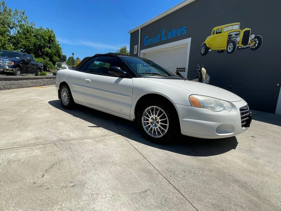 2004 Chrysler Sebring - Image 11 of 31