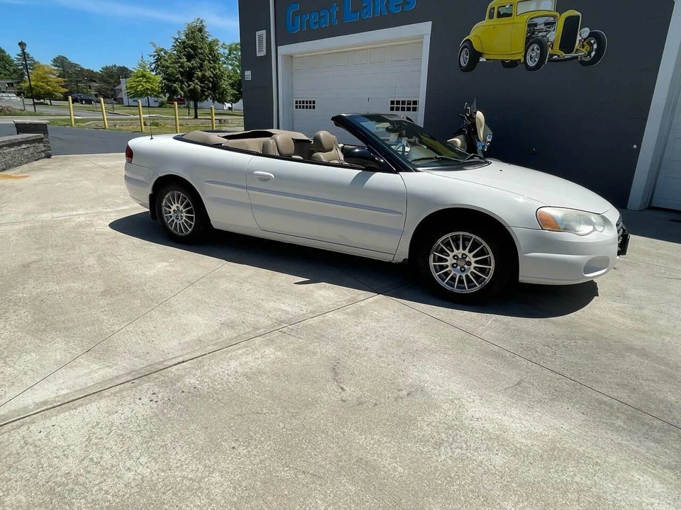 2004 Chrysler Sebring - Image 25 of 31