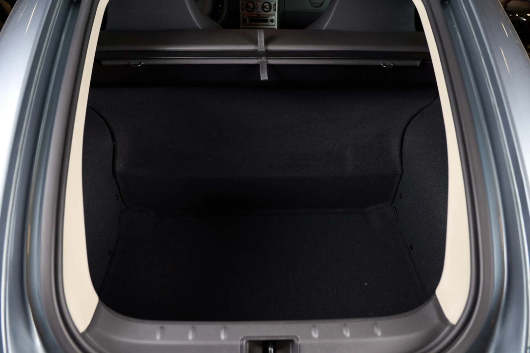 2004 Chrysler Crossfire - Image 19 of 31