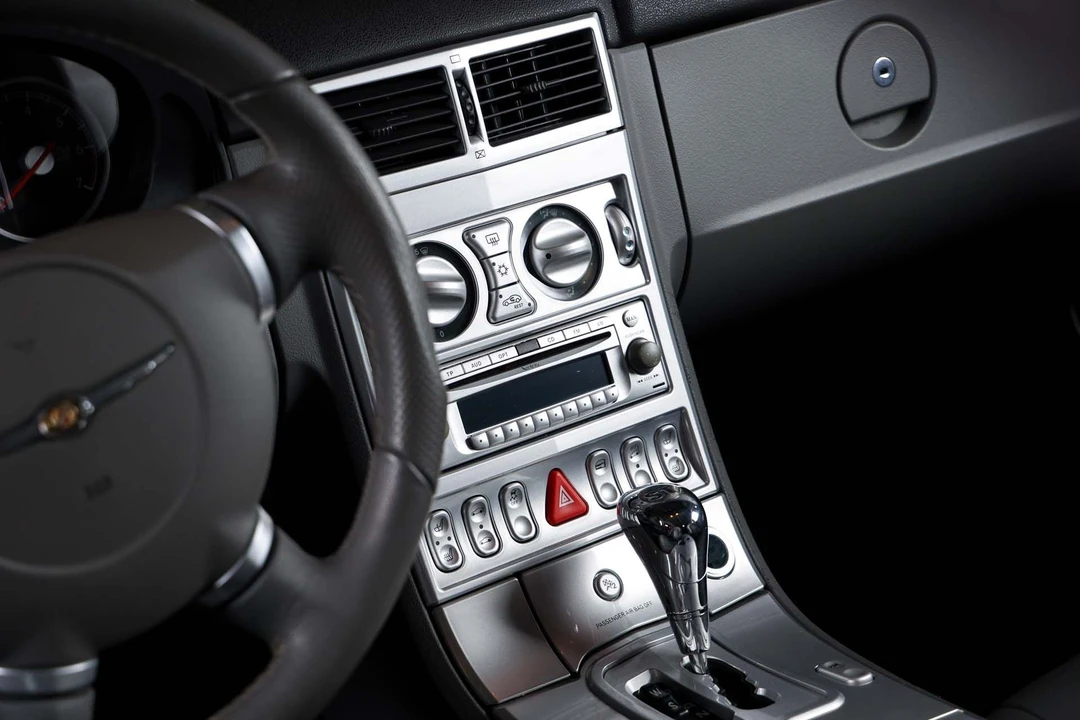 2004 Chrysler Crossfire - Image 23 of 31