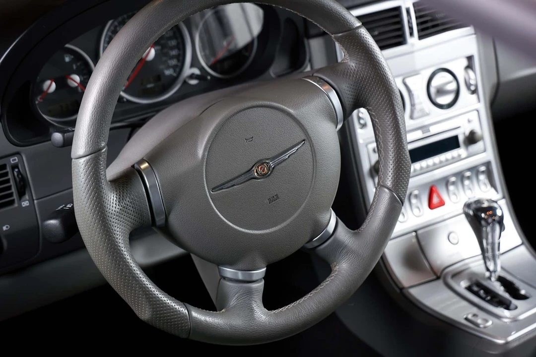 2004 Chrysler Crossfire - Image 18 of 31