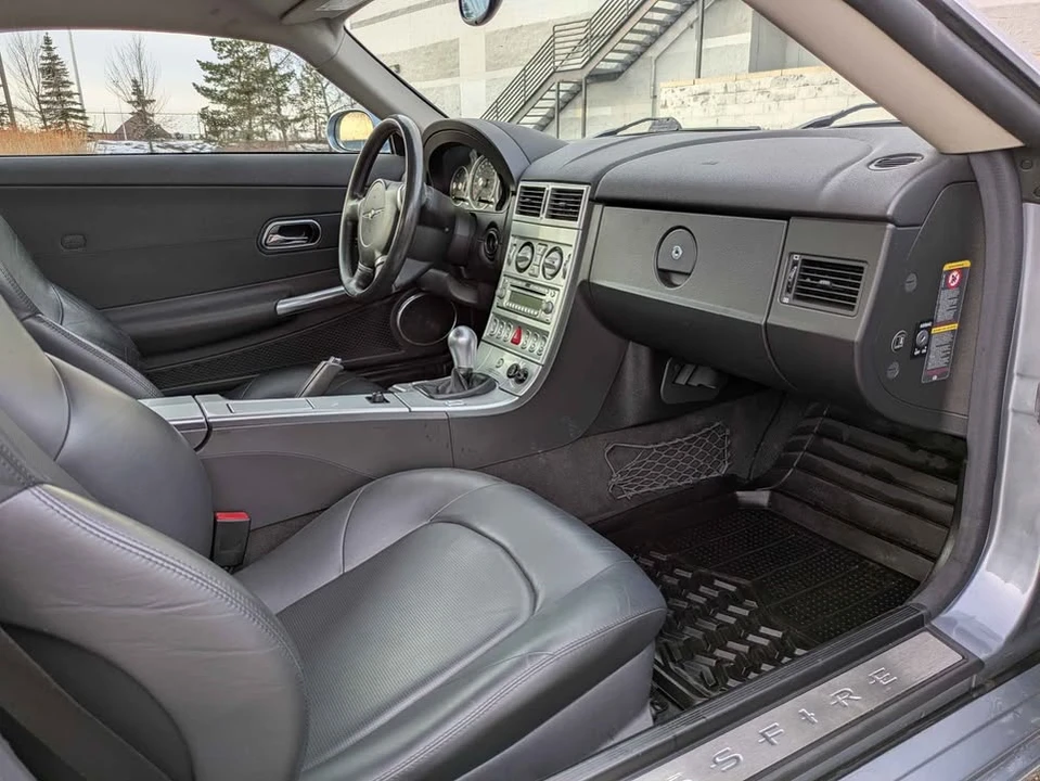 2004 Chrysler Crossfire - Image 10 of 15