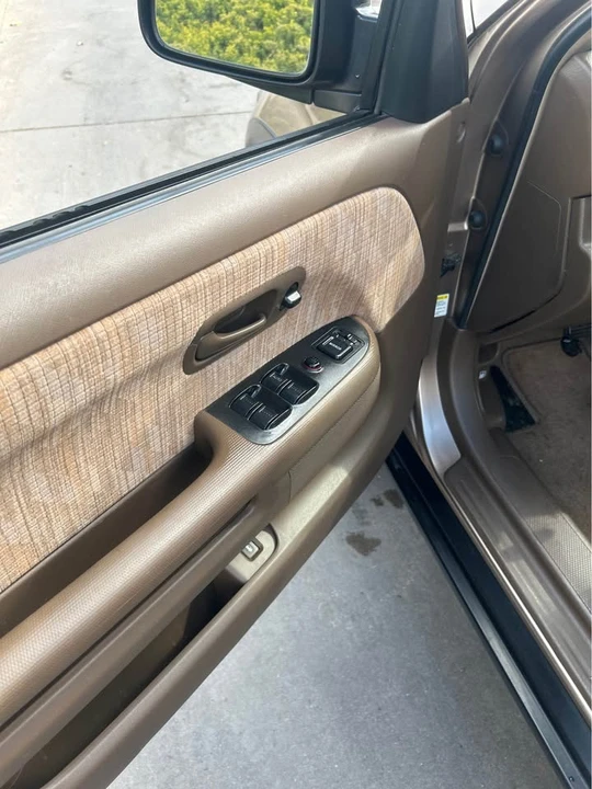 2004 Honda CR-V 2nd Gen - Image 8 of 12