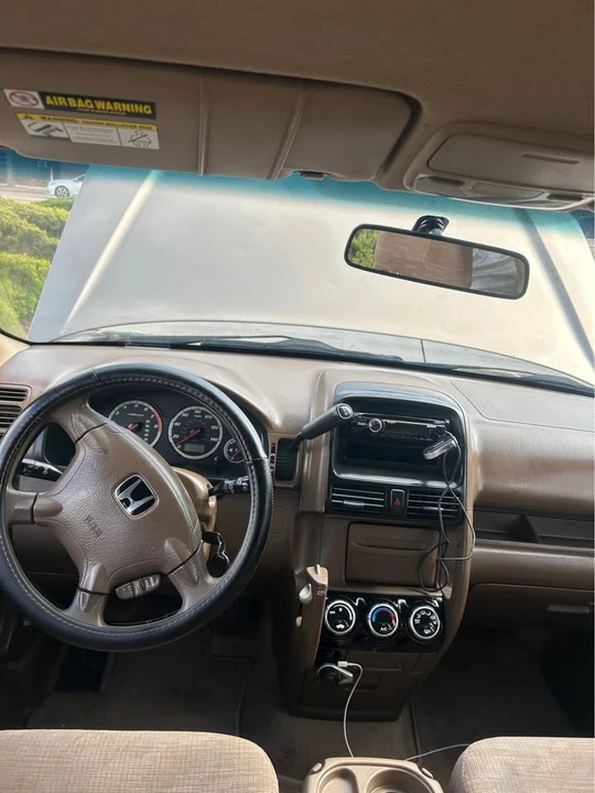 2004 Honda CR-V 2nd Gen - Image 3 of 12