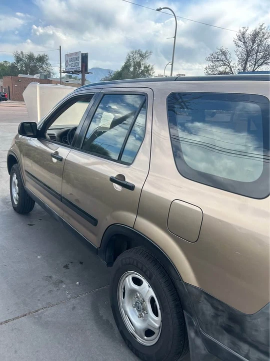 2004 Honda CR-V 2nd Gen - Image 4 of 12