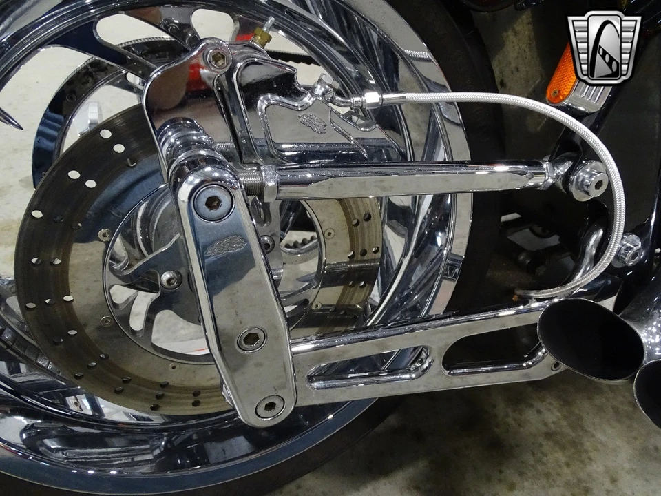 2004 - Image 16 of 21
