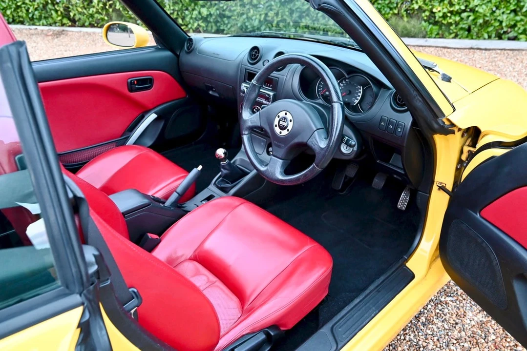2004 Daihatsu - Image 10 of 30