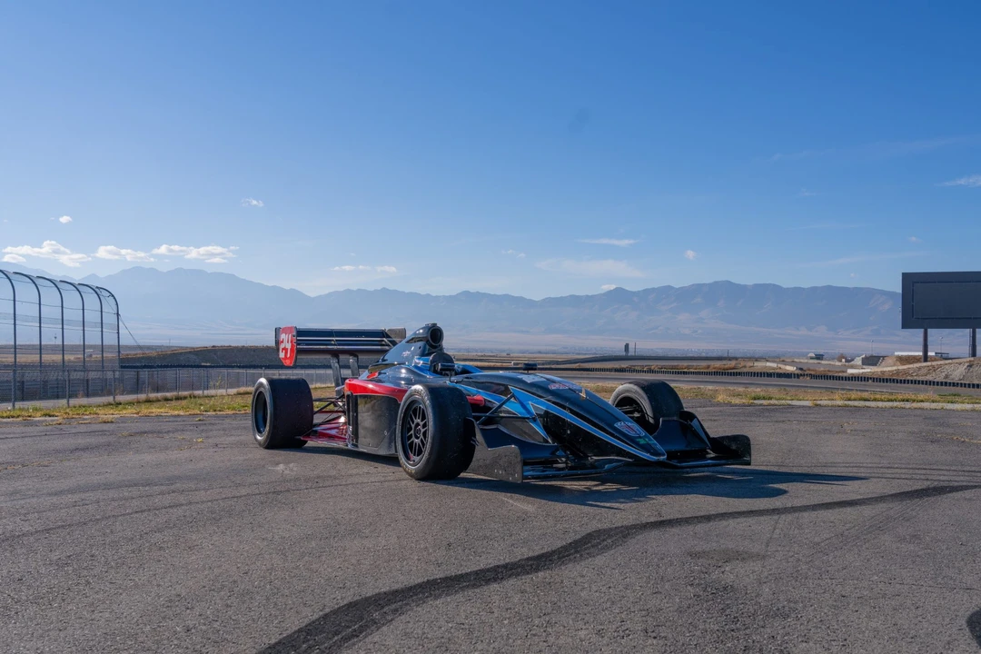 2004 Dallara - Image 2 of 31