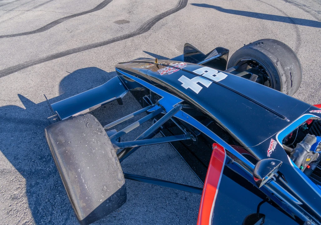 2004 Dallara - Image 28 of 31