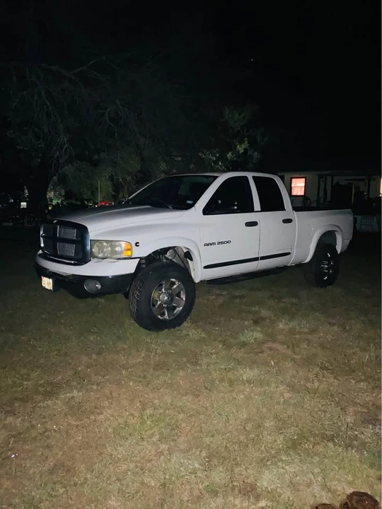 2004 Ram Heavy Duty - Image 9 of 10