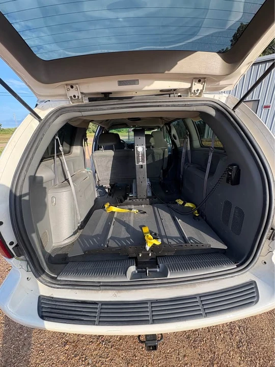 2004 Dodge Caravan - Image 10 of 11
