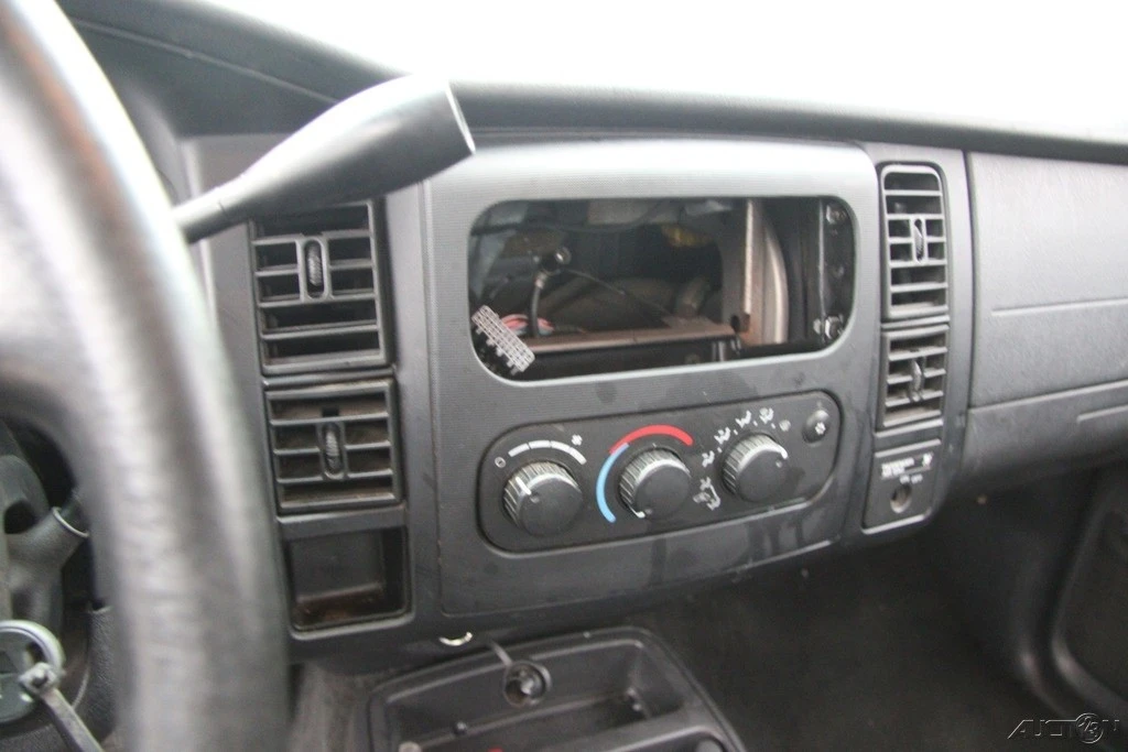 2004 Dodge Dakota 2nd Gen - Image 16 of 21