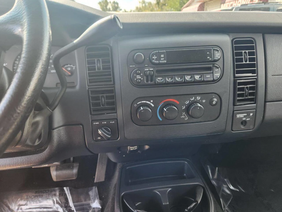 2004 Dodge Dakota 2nd Gen - Image 14 of 21