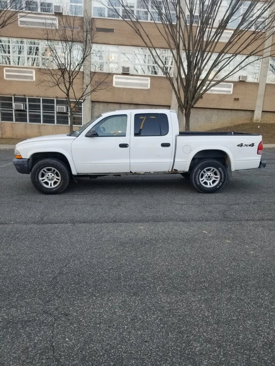 2004 Dodge Dakota 2nd Gen - Image 2 of 16