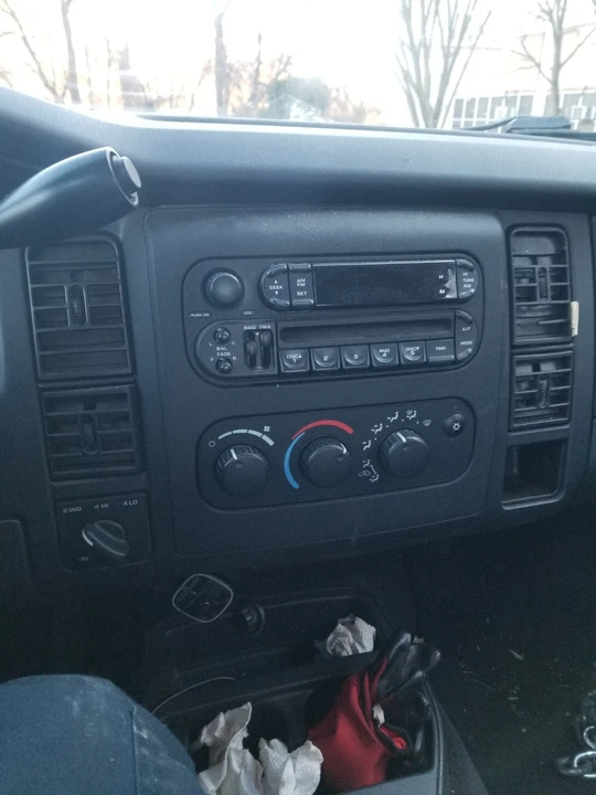 2004 Dodge Dakota 2nd Gen - Image 14 of 16