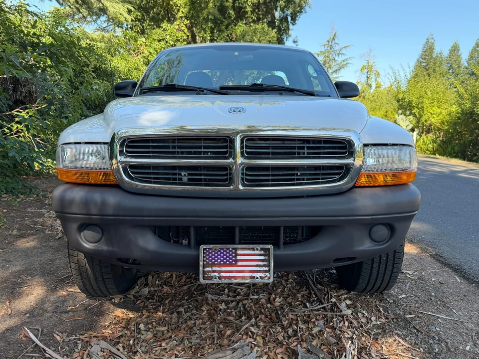 2004 Dodge Dakota - Image 2 of 31