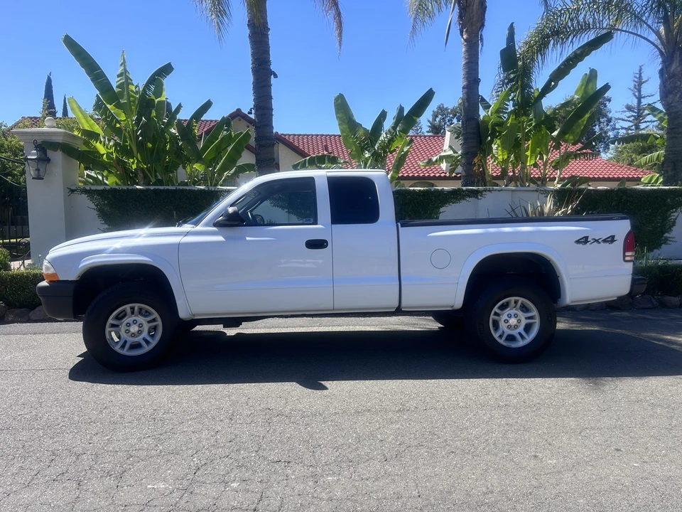 2004 Dodge Dakota - Image 8 of 31