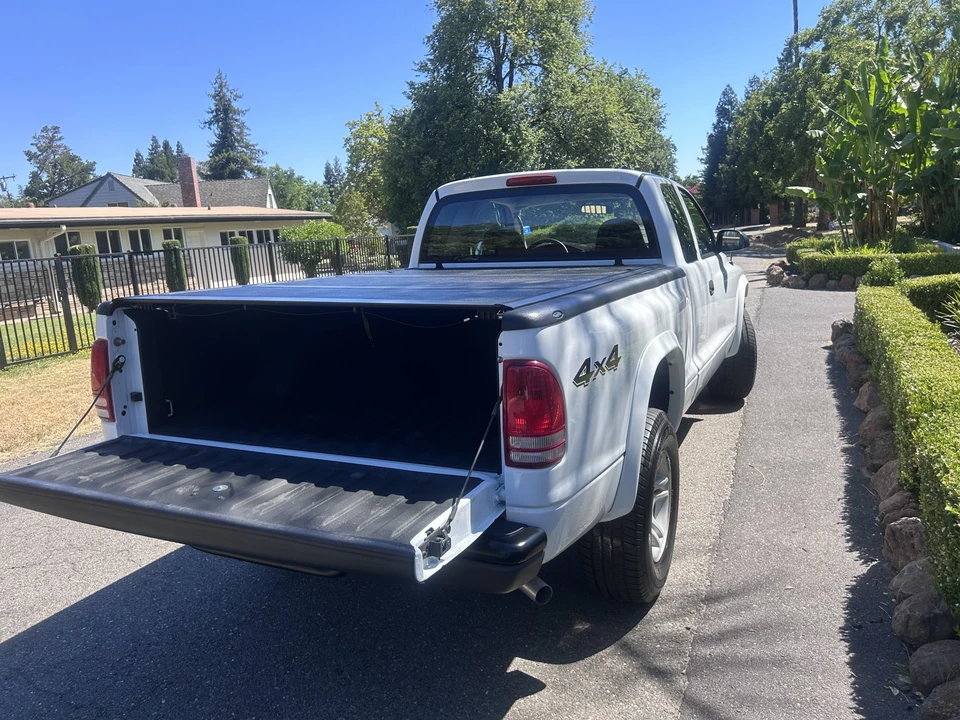 2004 Dodge Dakota - Image 16 of 31