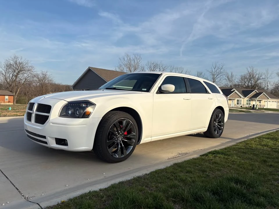 2004 Dodge Magnum 2nd Gen Wagon - Image 4 of 14