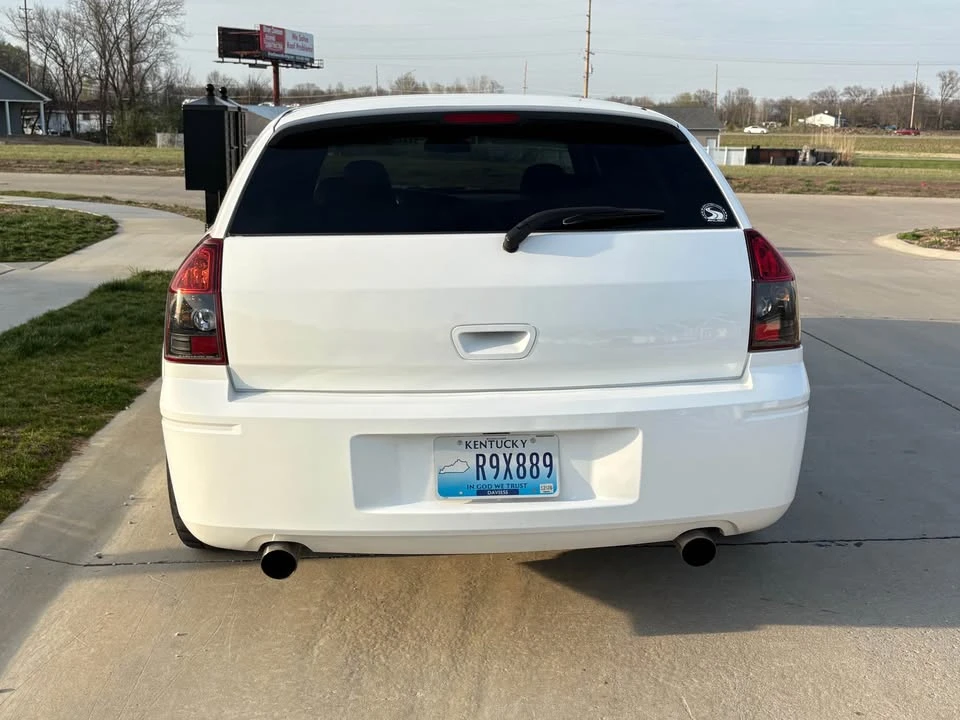 2004 Dodge Magnum 2nd Gen Wagon - Image 9 of 14