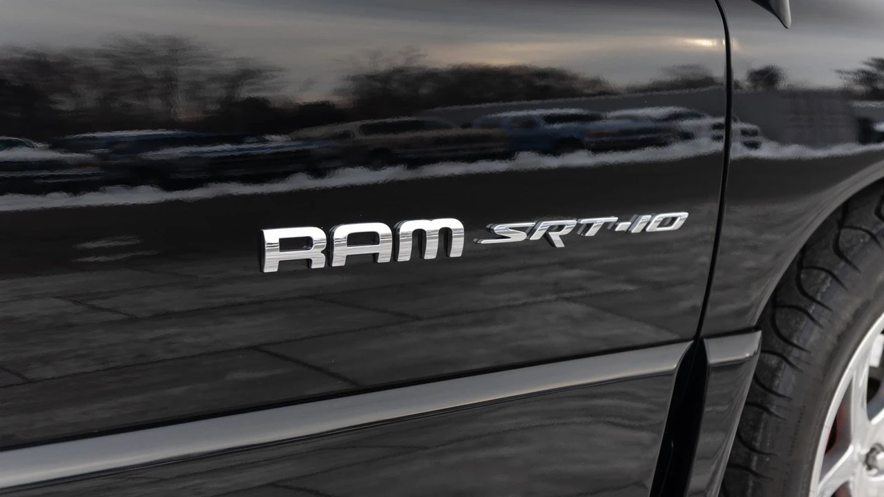 2004 Dodge Ram SRT-10 3rd Gen - Image 12 of 21