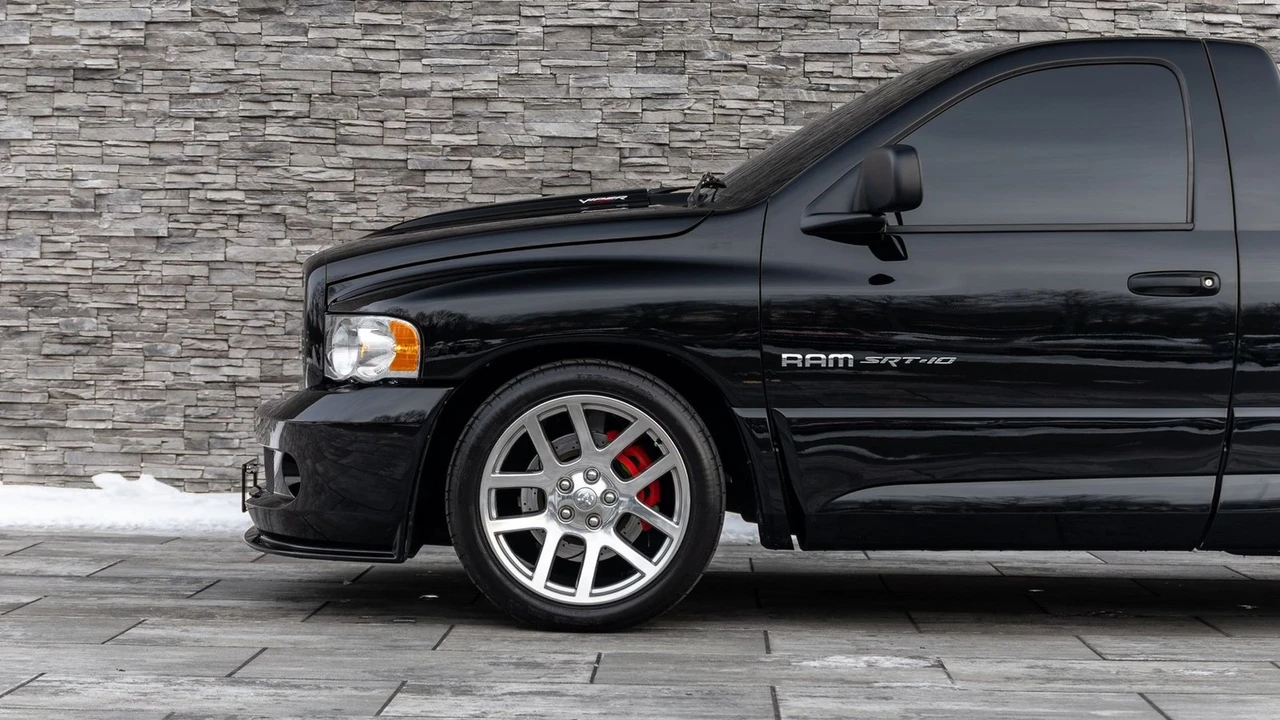 2004 Dodge Ram SRT-10 3rd Gen - Image 16 of 21