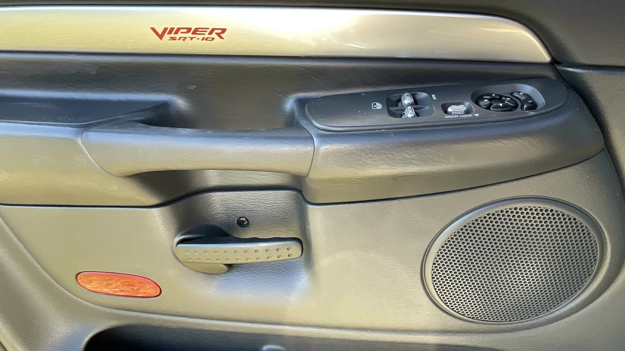 2004 Dodge Ram SRT-10 3rd Gen - Image 11 of 14