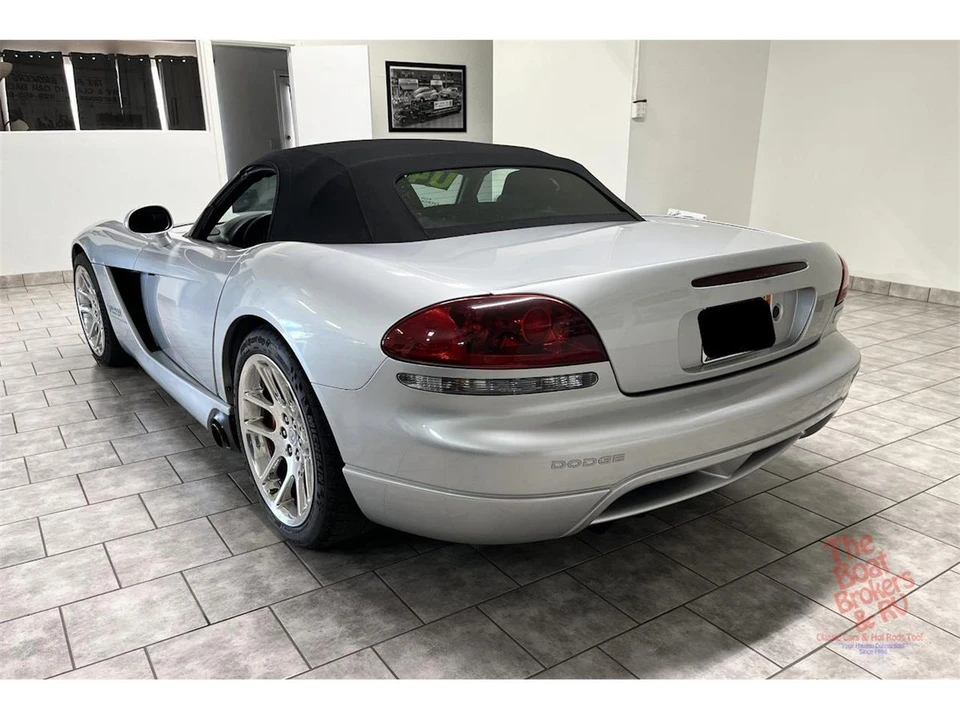 2004 Dodge Viper 3rd Gen - Image 4 of 13