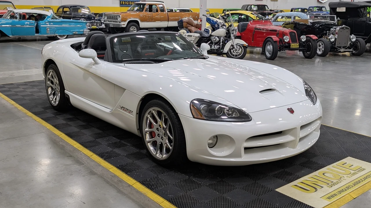 2004 Dodge Viper 3rd Gen - Image 2 of 9