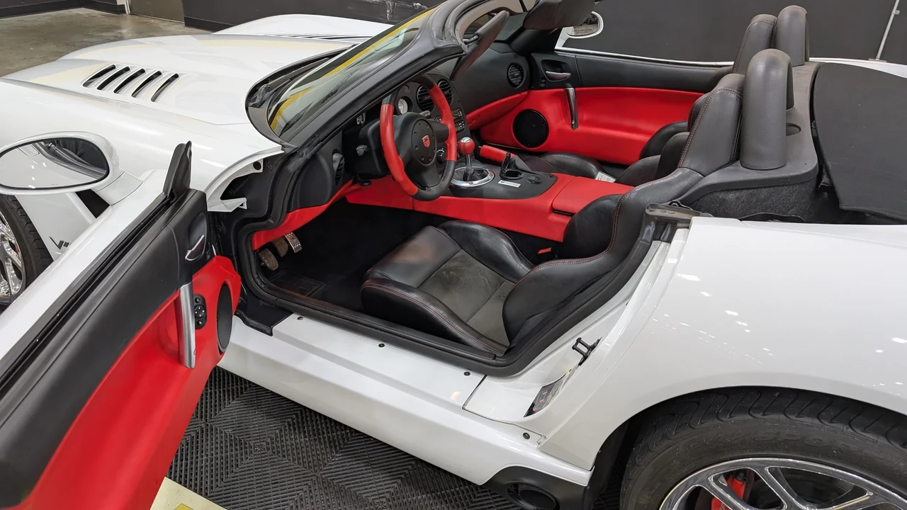 2004 Dodge Viper 3rd Gen - Image 7 of 9