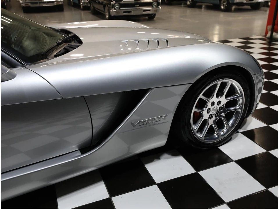 2004 Dodge Viper 3rd Gen - Image 22 of 31