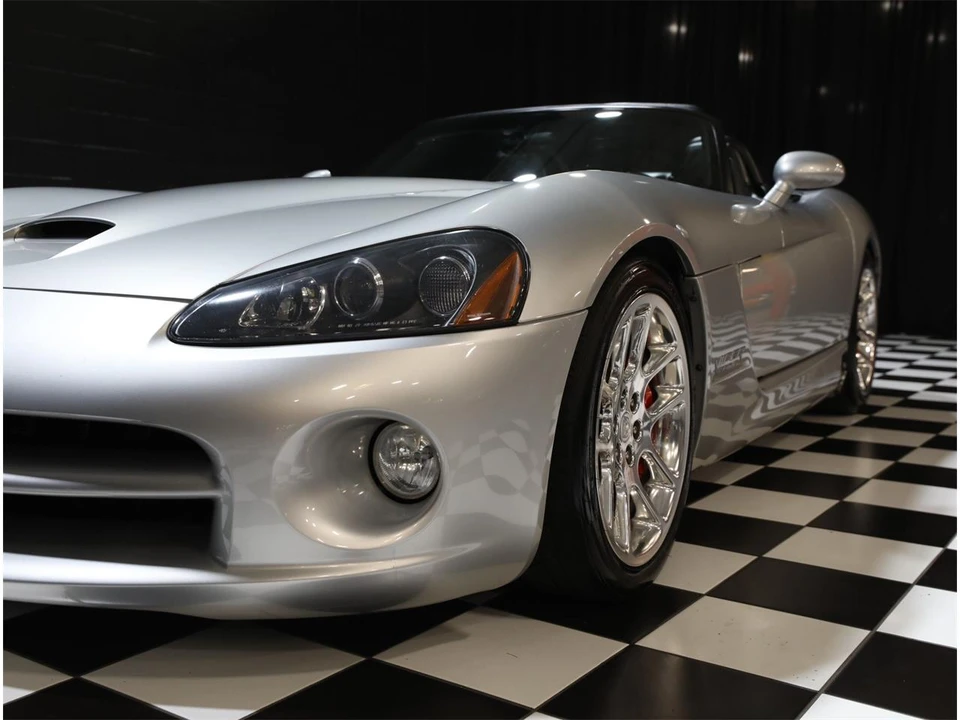 2004 Dodge Viper 3rd Gen - Image 15 of 31