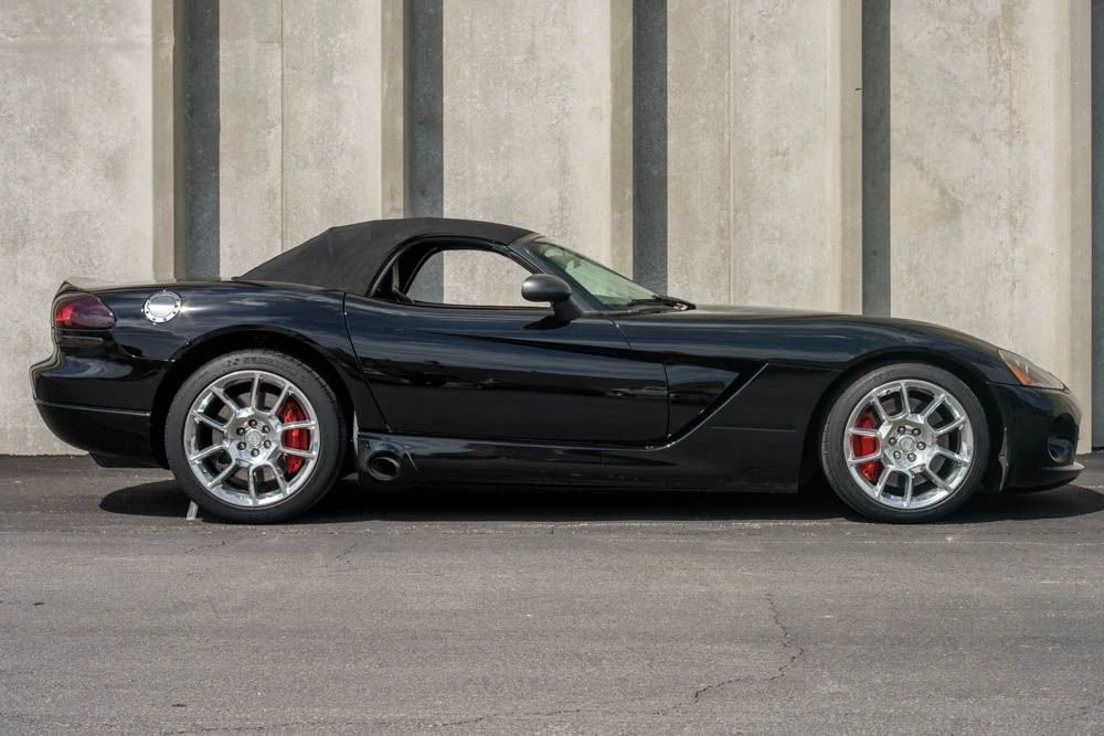 2004 Dodge Viper 4th Gen - Image 2 of 10
