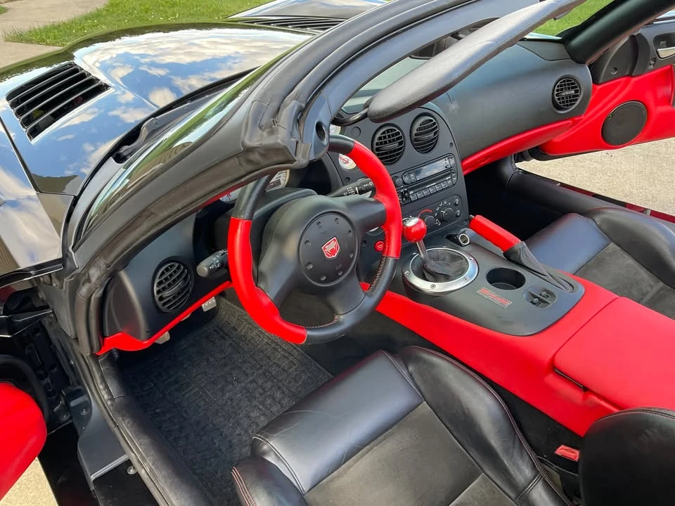 2004 Dodge Viper 3rd Gen - Image 5 of 12