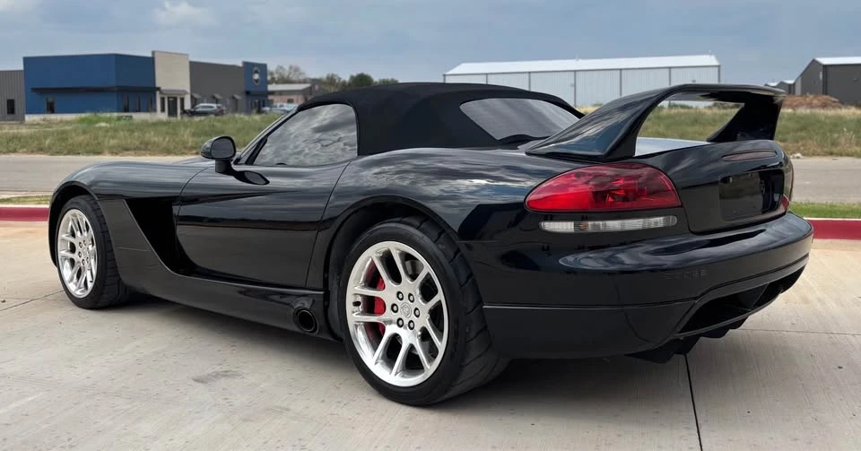 2004 Dodge Viper 3rd Gen - Image 2 of 15