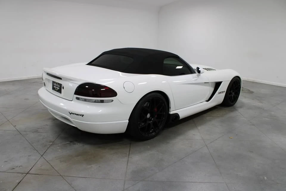 2004 Dodge Viper 3rd Gen - Image 5 of 15