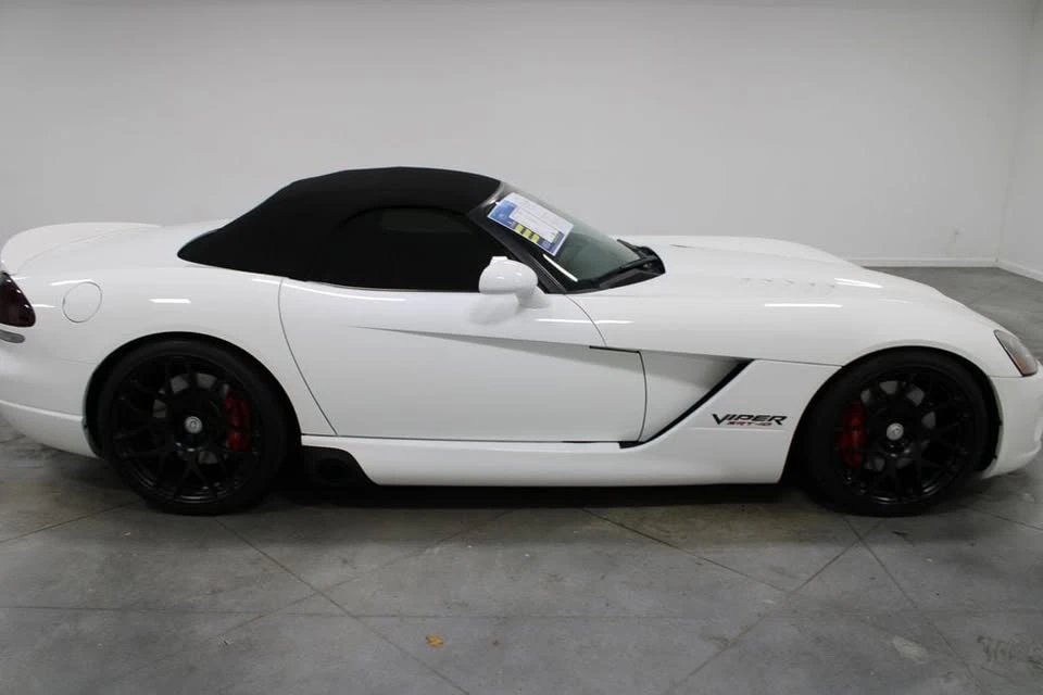 2004 Dodge Viper 3rd Gen - Image 6 of 15