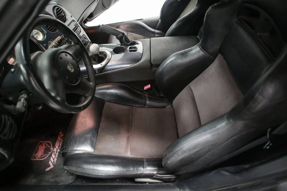 2004 Dodge Viper 3rd Gen - Image 17 of 19