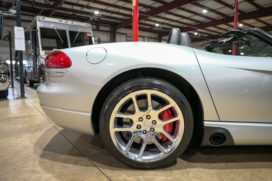 2004 Dodge Viper 3rd Gen - Image 9 of 12