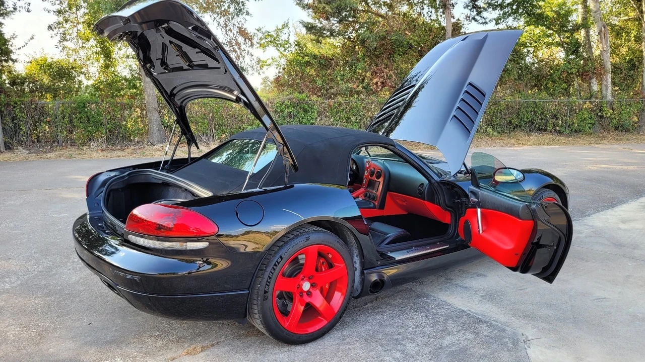 2004 Dodge Viper 3rd Gen - Image 10 of 21