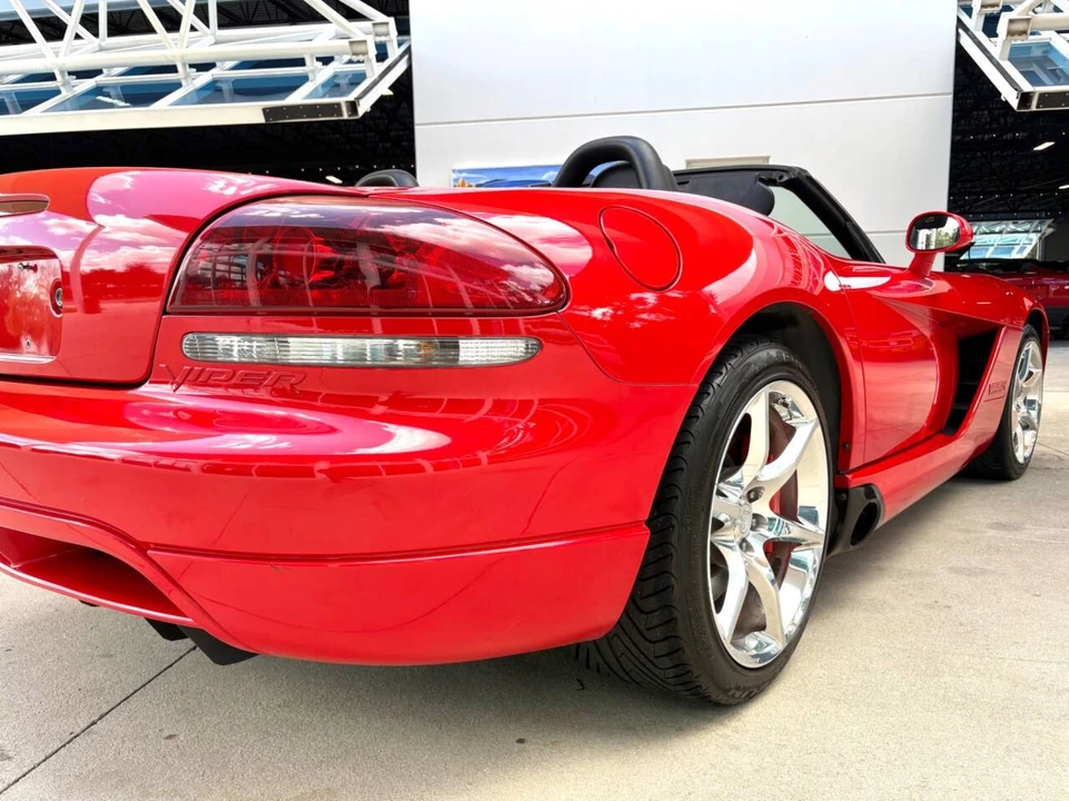 2004 Dodge Viper 3rd Gen - Image 15 of 21